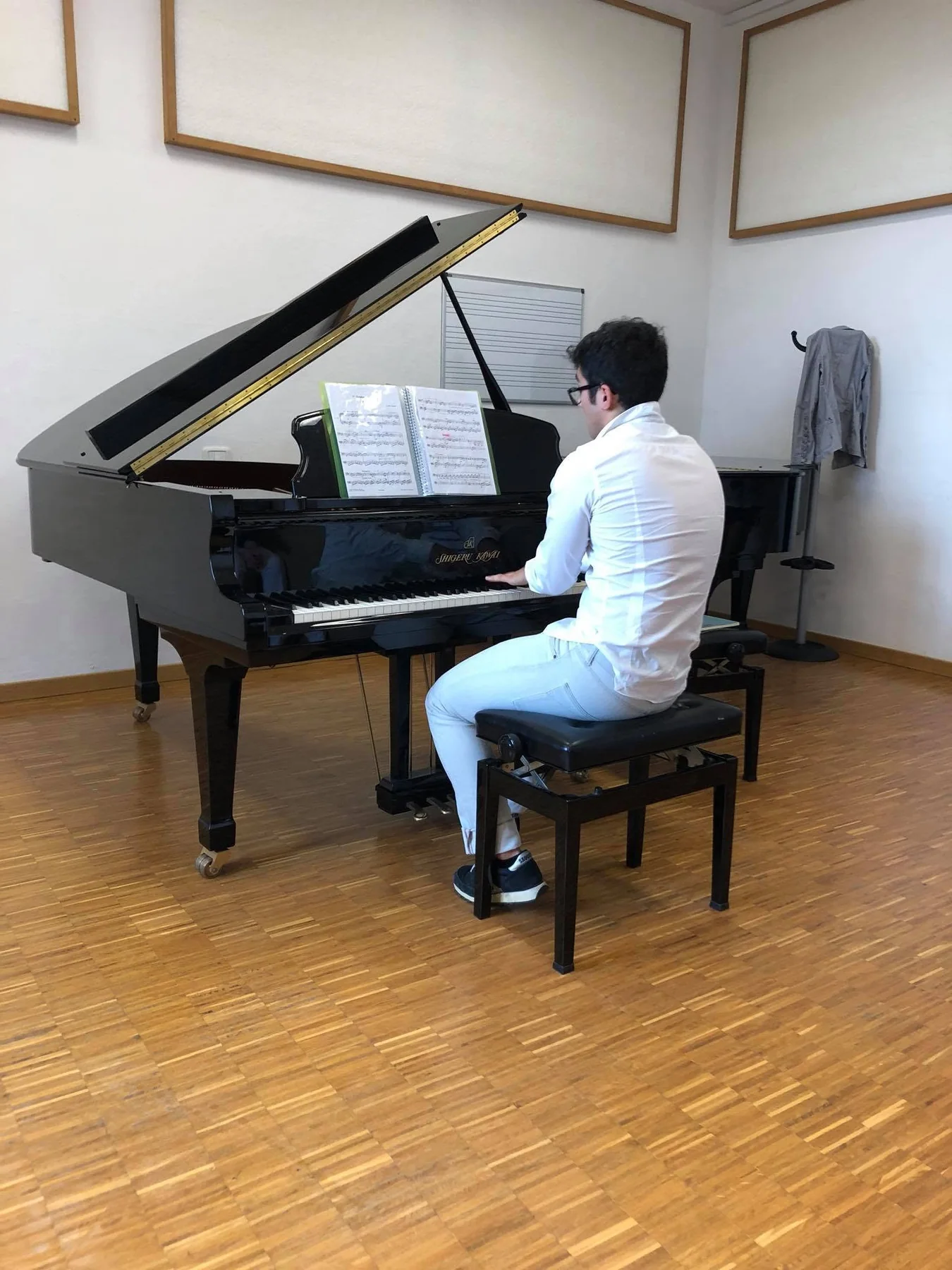 Momento di esame al pianoforte in Conservatorio