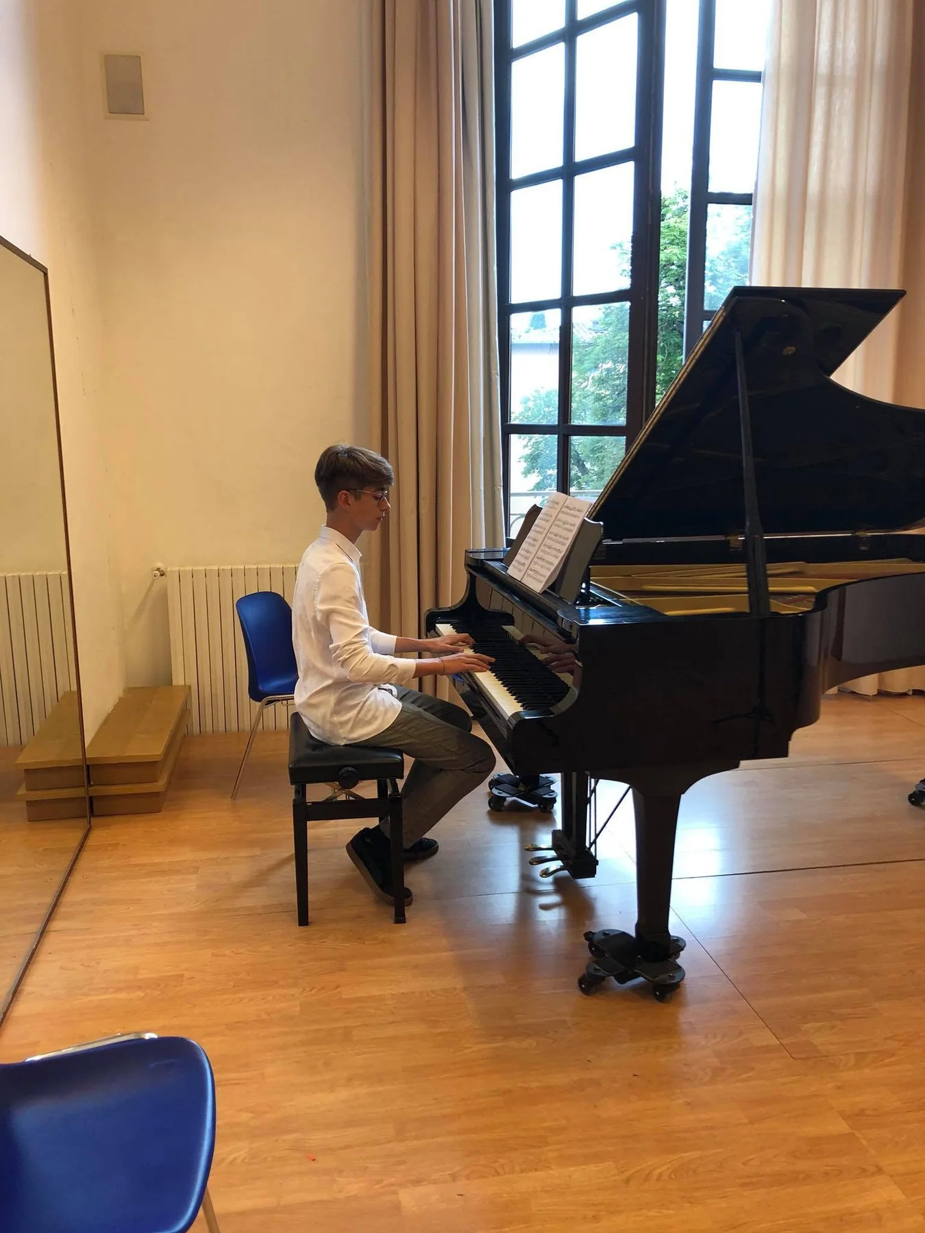 Momento di esame al pianoforte in Conservatorio